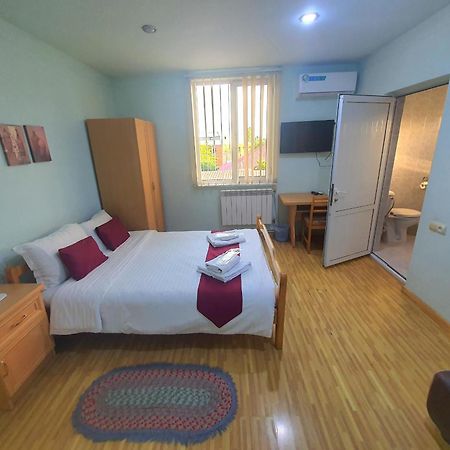 Kesabella Touristic House Bed & Breakfast P'arak'ar ภายนอก รูปภาพ