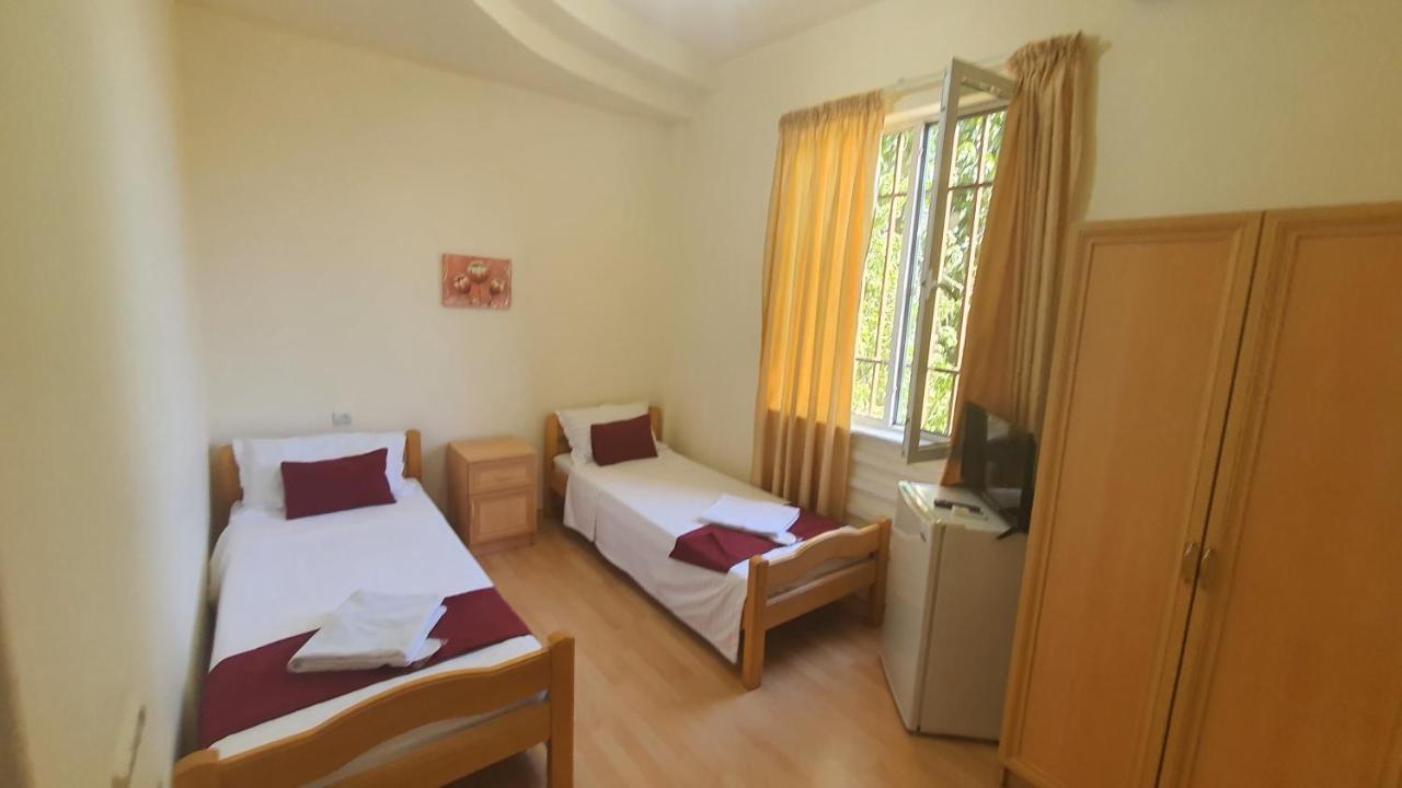 Kesabella Touristic House Bed & Breakfast P'arak'ar ภายนอก รูปภาพ